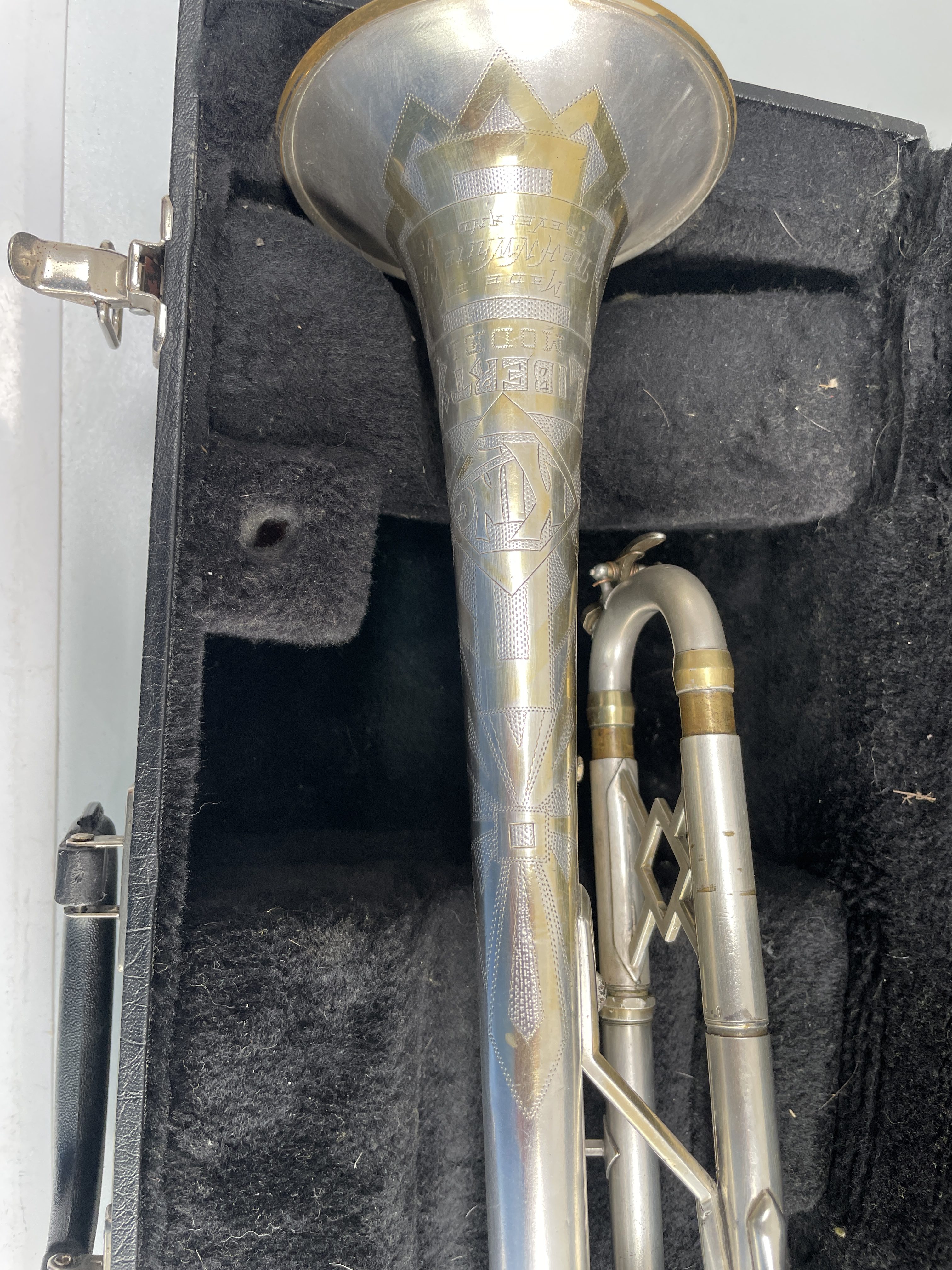 Read more about the article Very Ornate King liberty trumpet