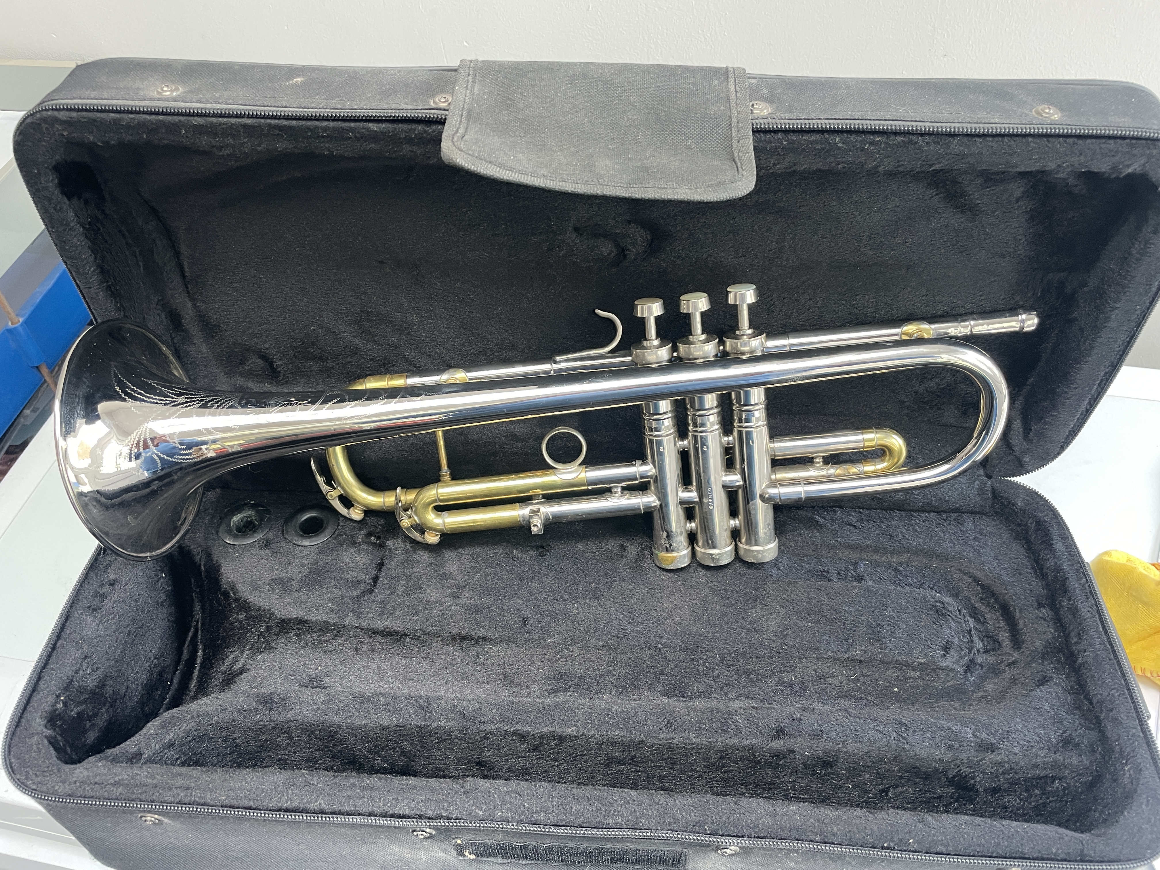 Read more about the article CONN Victor ?